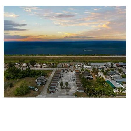 Modern Studio Retreat With King Bed - Cozy Comfort Pahokee Eksteriør bilde