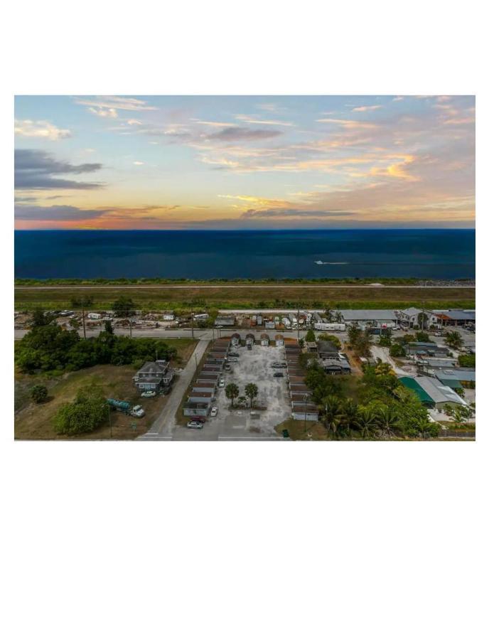 Modern Studio Retreat With King Bed - Cozy Comfort Pahokee Eksteriør bilde